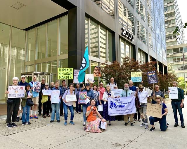 mondays group pic.jpg