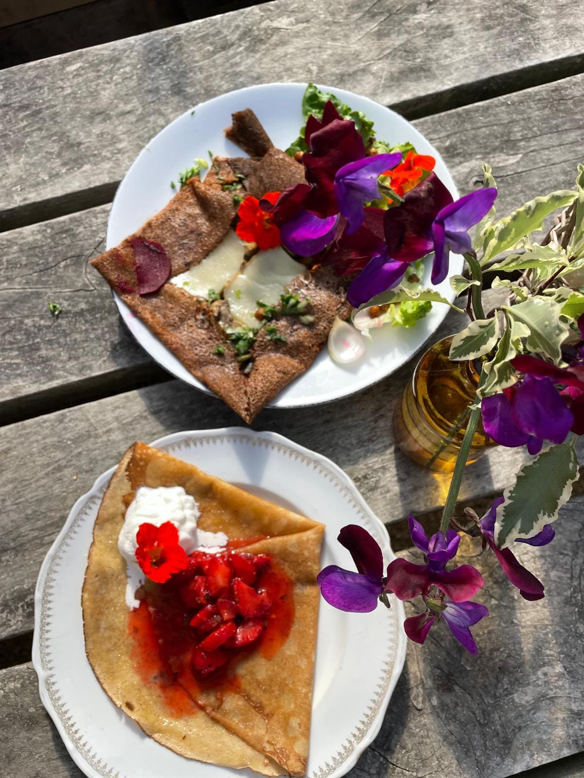 Plats savoureux préparés frais quotidiennement avec légumes BIO de saison à la Cantine de la Ferme