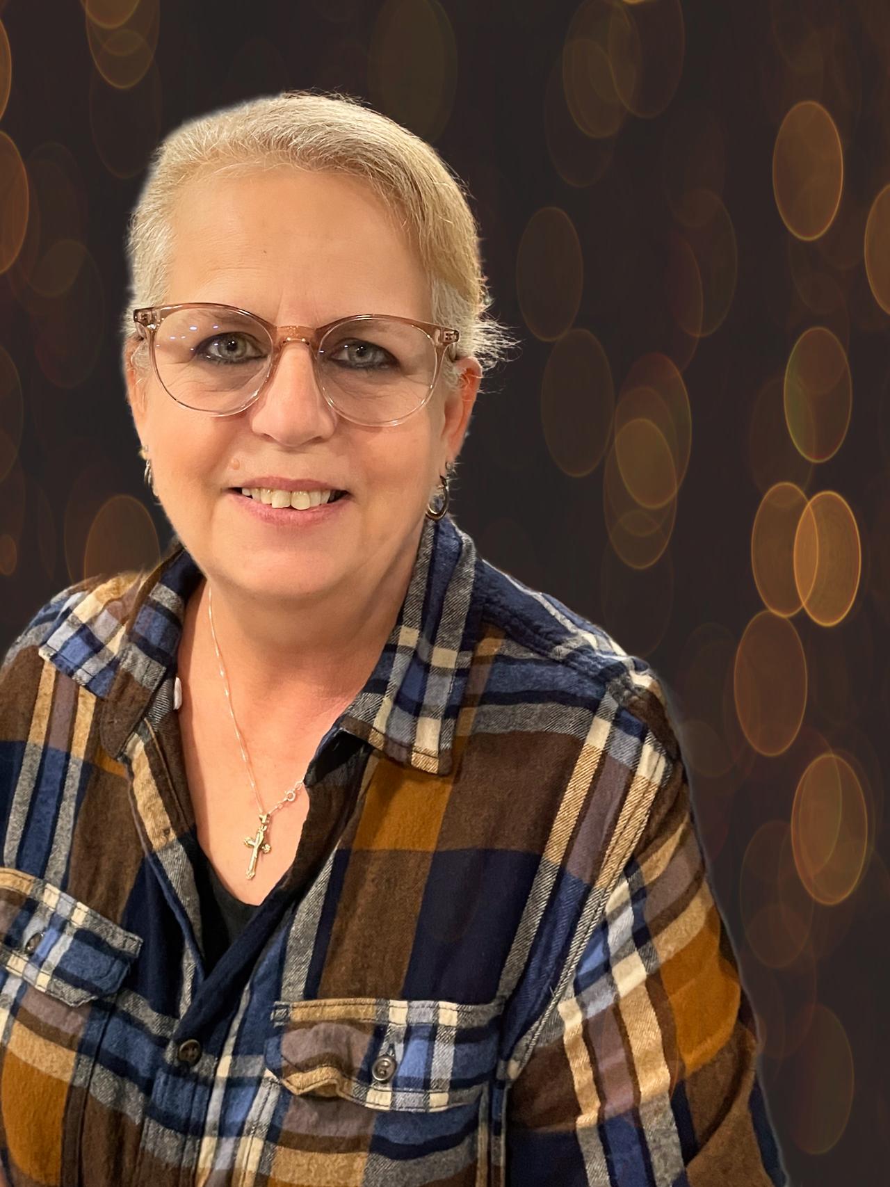 vicki picture bio.jpg