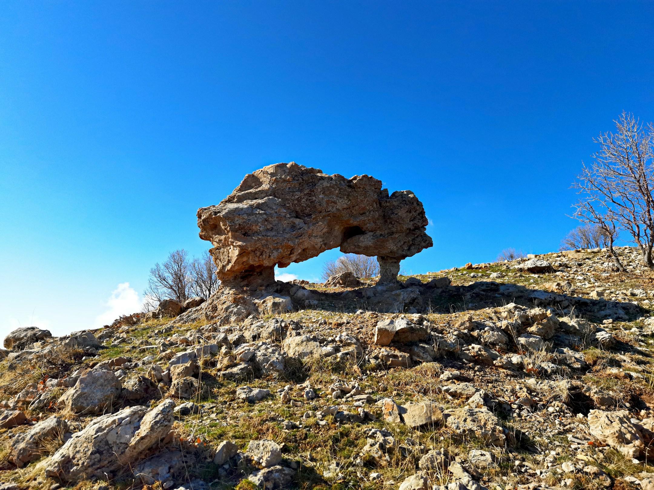 There is no way hiking to Bradost mountain without seeing that rock. Its been there for years and years
Iraq, kurdistan, erbil, hawler, soran, bradost, bradost mountain