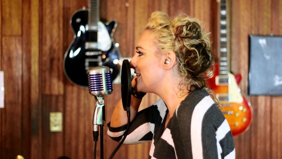 sarah95singing.jpg