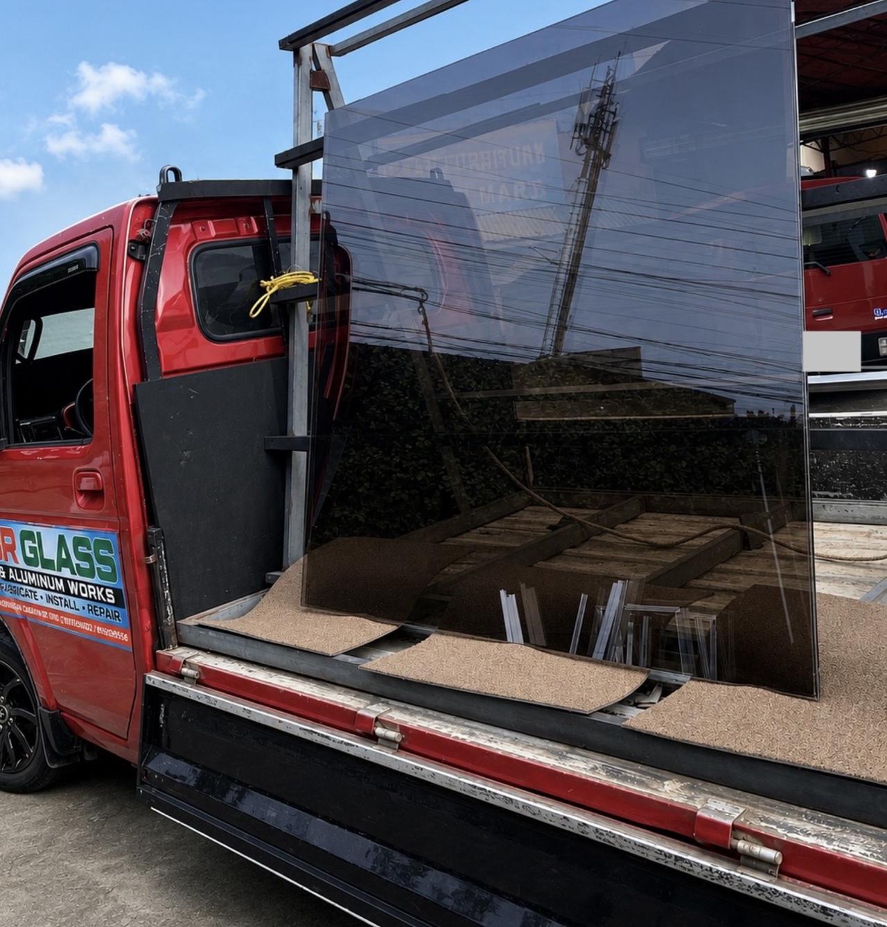 Professional glass and aluminum fabrication workshop