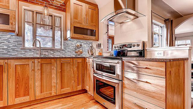 complete_kitchens_and_more_custom_cabinets_l.jpg