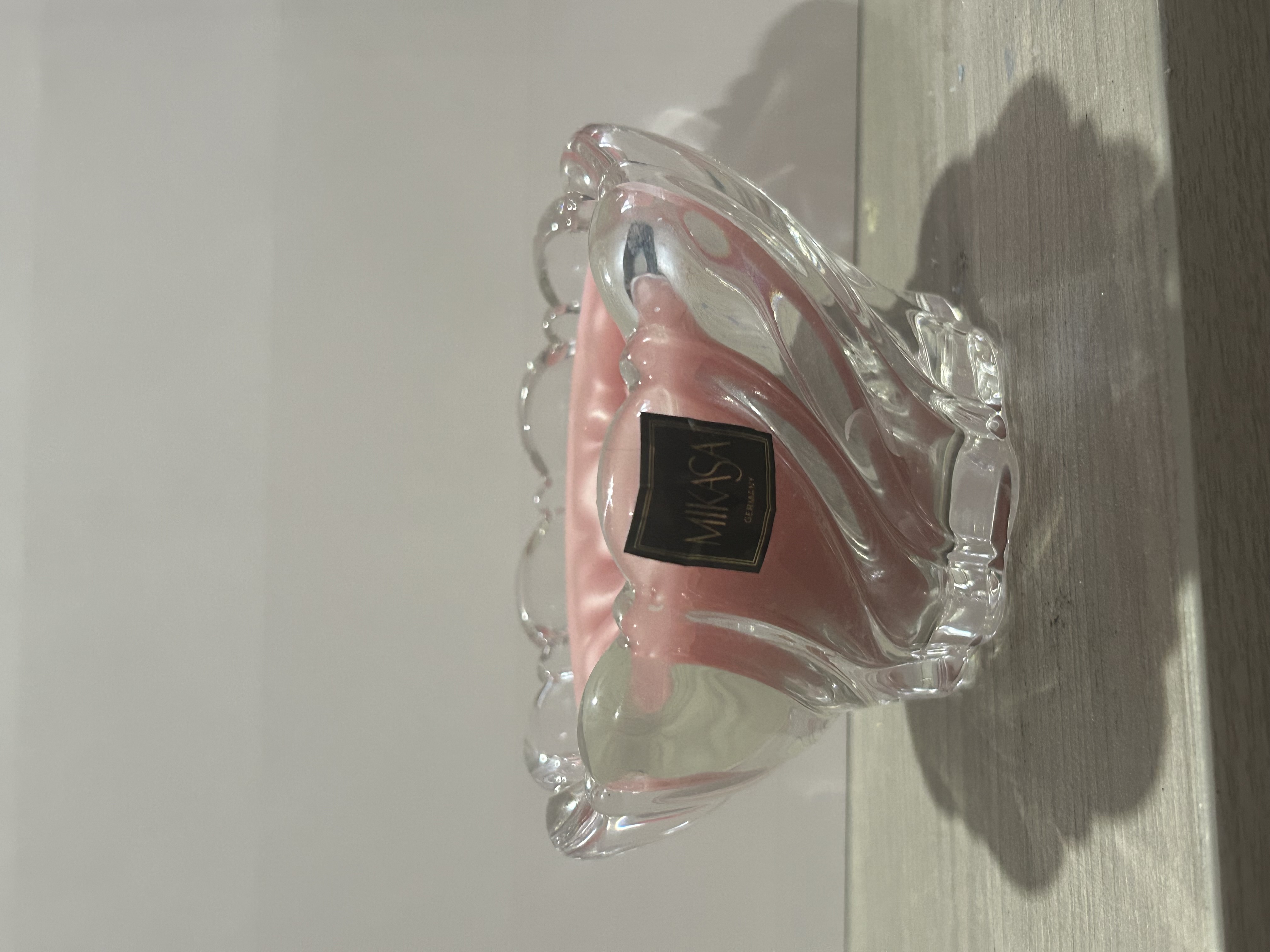 Mikasa Crystal candle — Sweet berries & eucalyptus