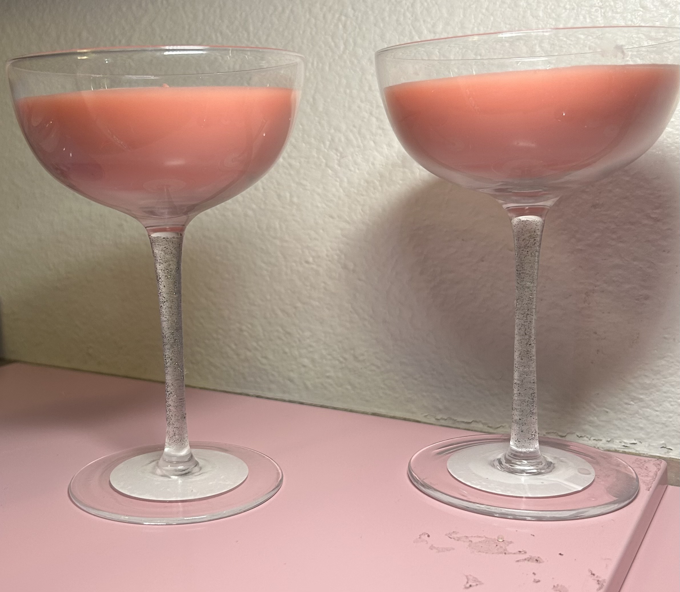 Coral Romance candle — Sweet floral & fresh linen