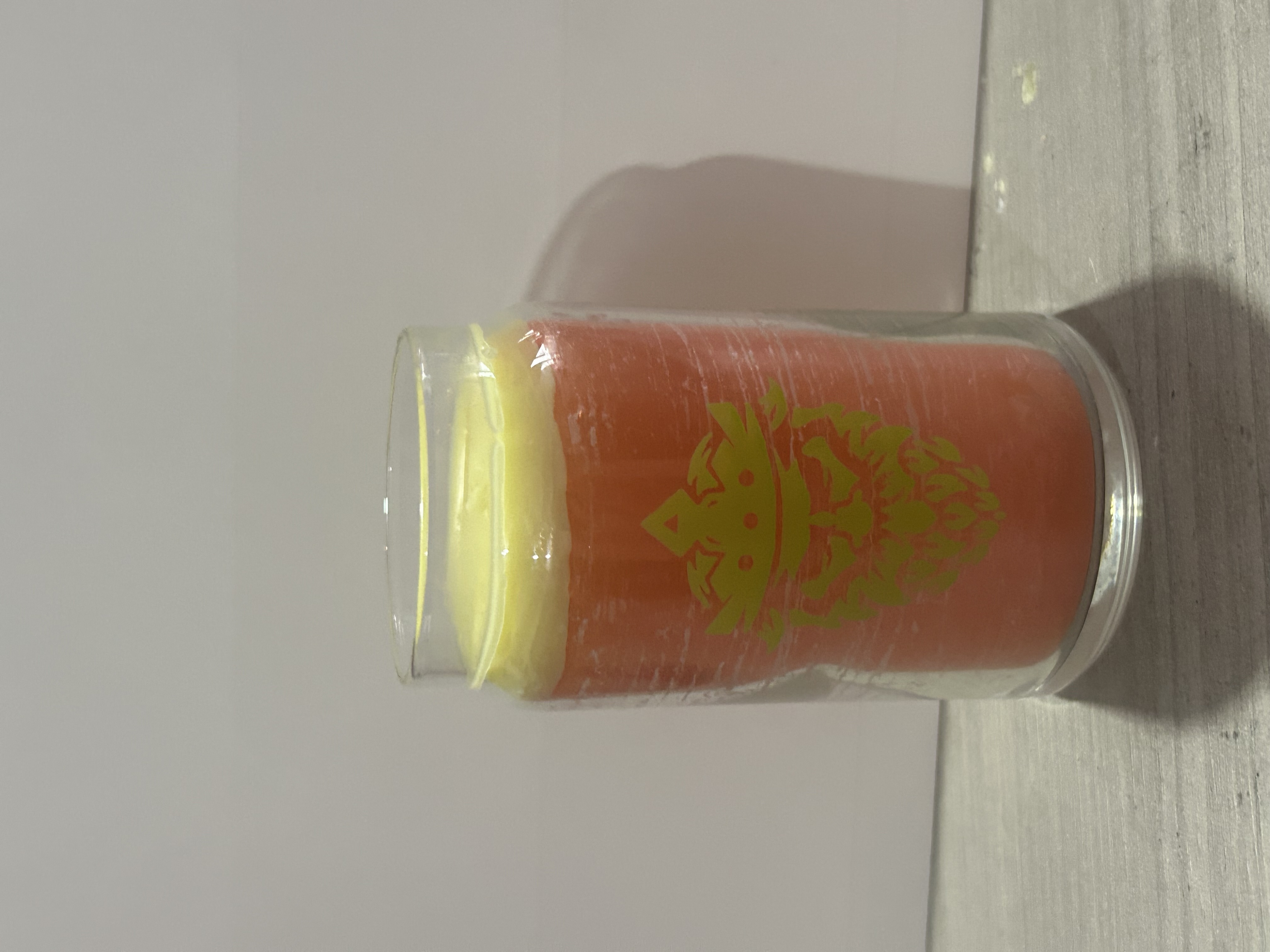 Zeus candle — Sweet tangerine with a touch of lemon cupcake