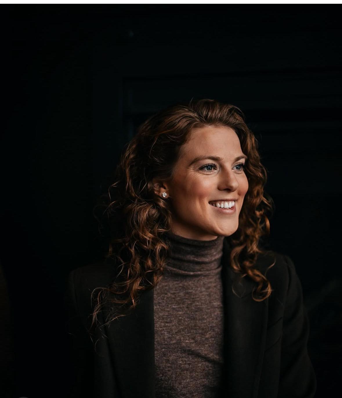 danielle- headshot.jpeg