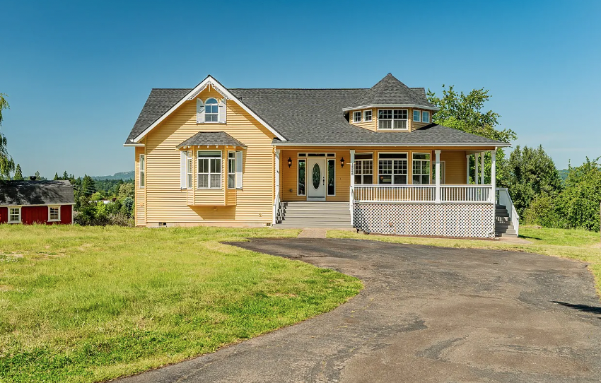 18266 S Holly Ln, Oregon City, OR