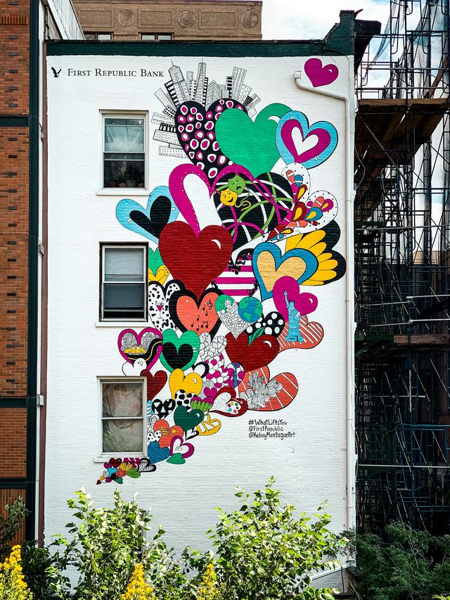 Mural painting on the side of a building