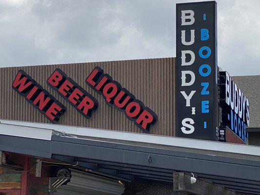 buddys booze.jpg