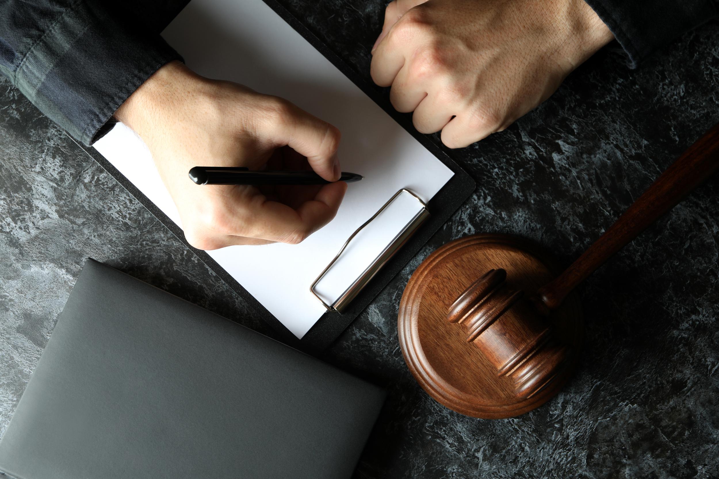 legal-agreement-concept-with-gavel-and-document-2026-09-24-11-15-35-utc.jpg