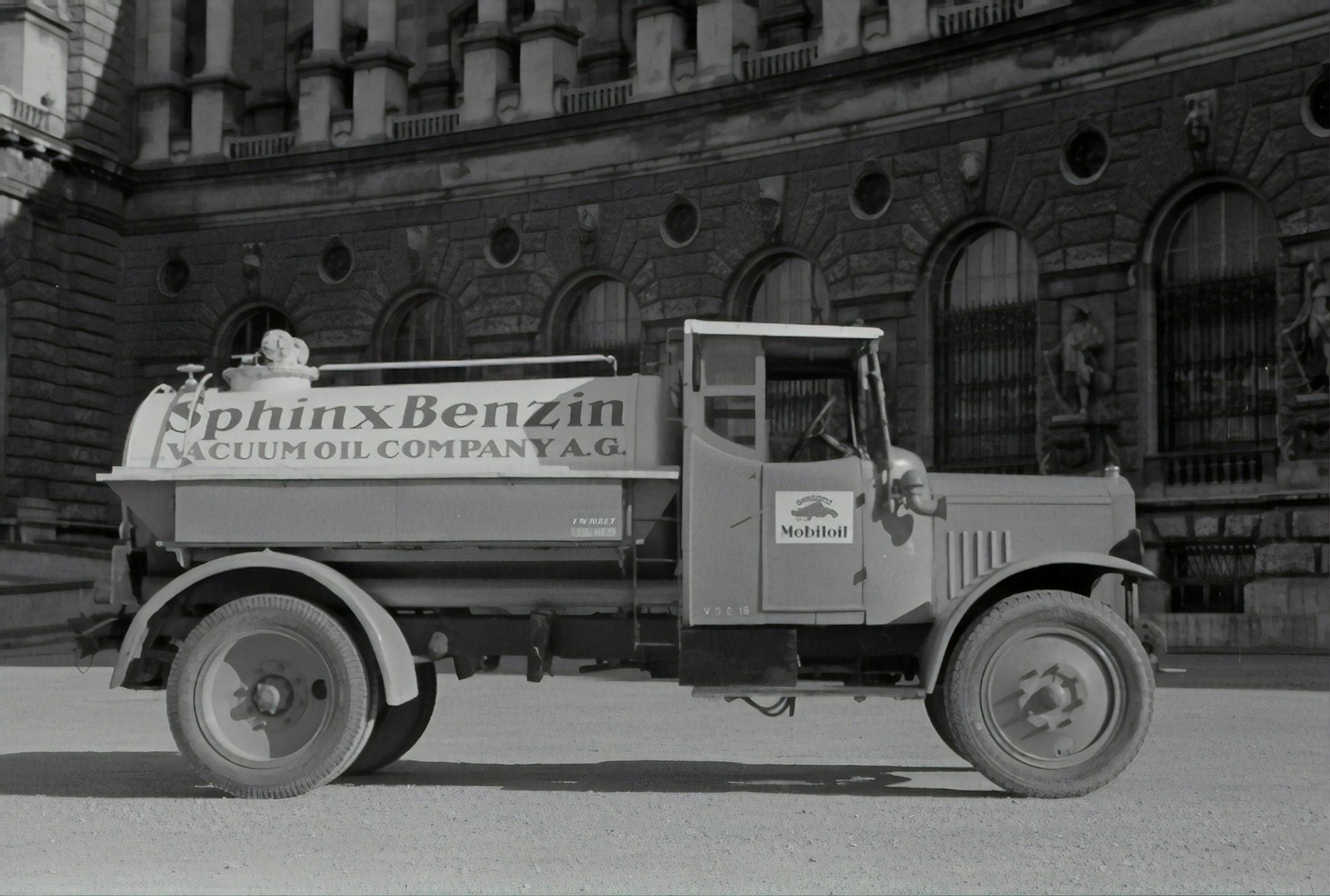 Vacuum Oil, Truck with Sphinx gasoline. 1935