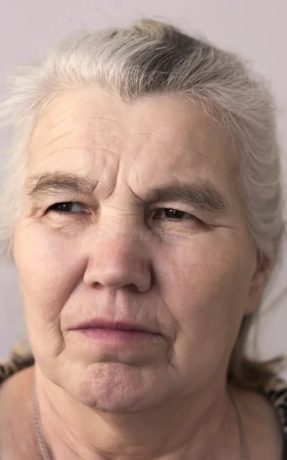 serious-woman-gray-hair-her-head-elderly-serious-woman-gray-hair-her-head-137123721.webp