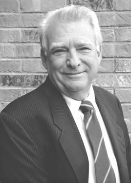 tom bellante cpa profile pic bw.jpg