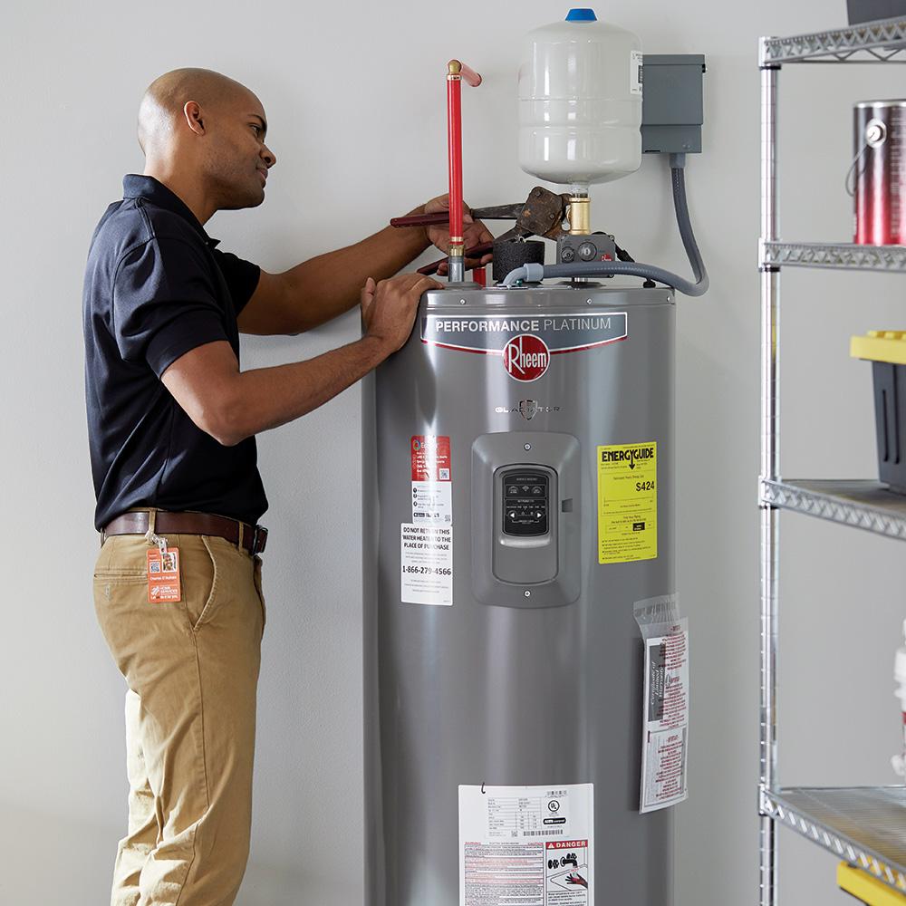 how-to-choose-a-water-heater-service-provider-2023-hero (1).jpg