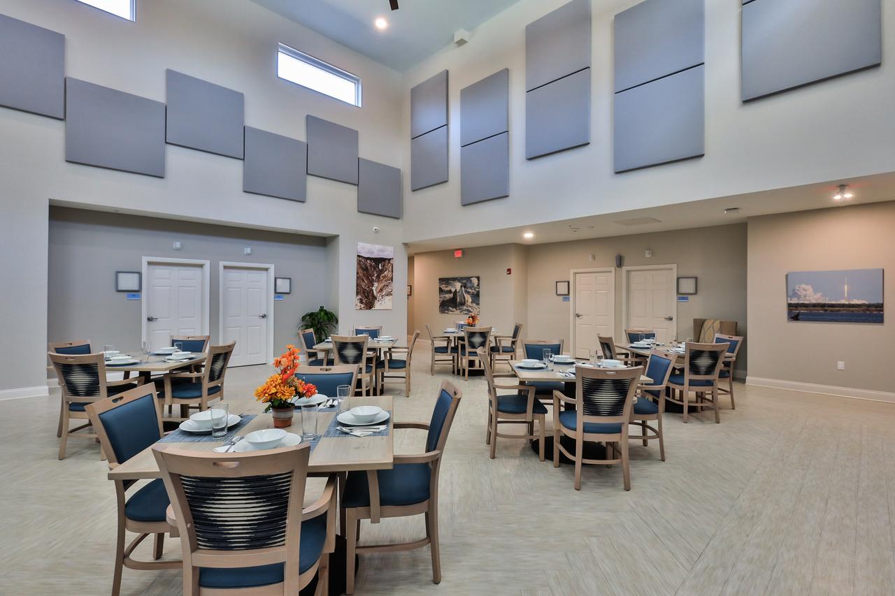 dining room 1.jpg