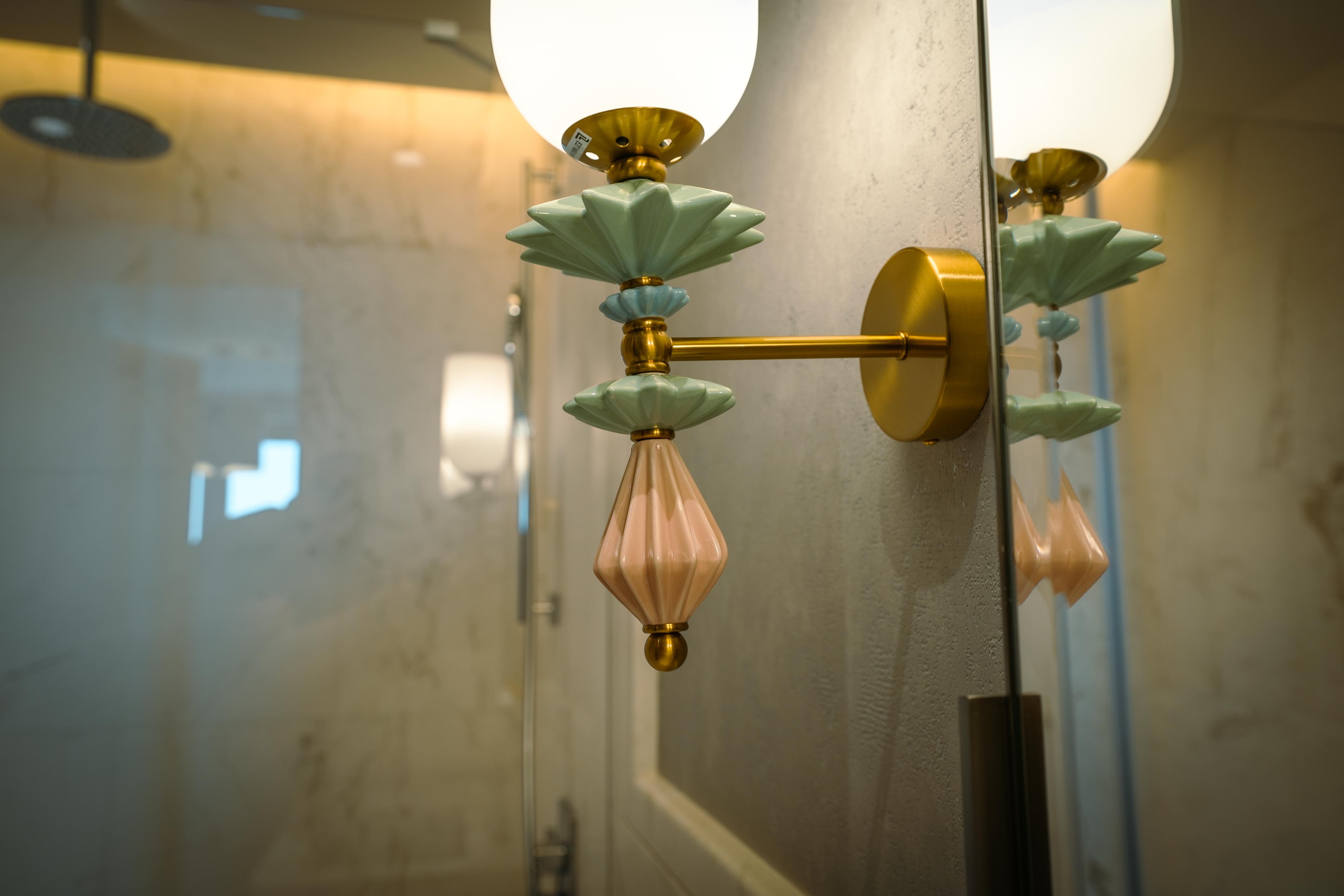 Gallery - Details