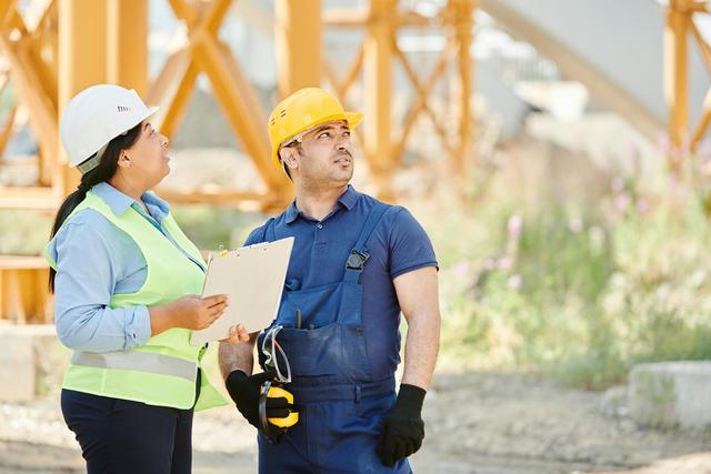 When looking for "crane services near me", it&#x27;s important to think about worker safety