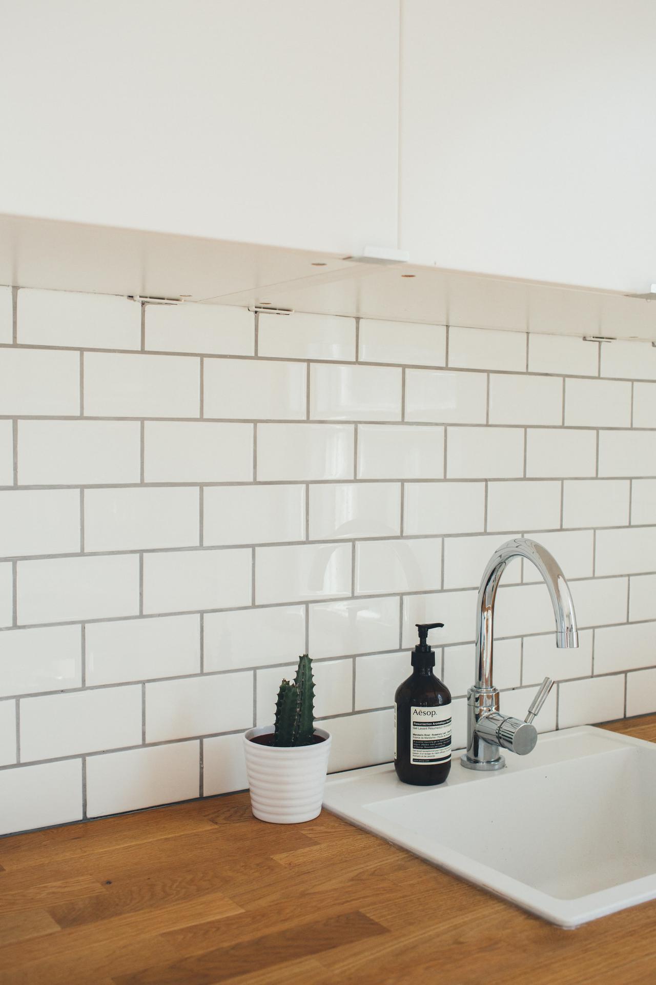 Weekend projects: Adding the finishing touches to our kitchen.