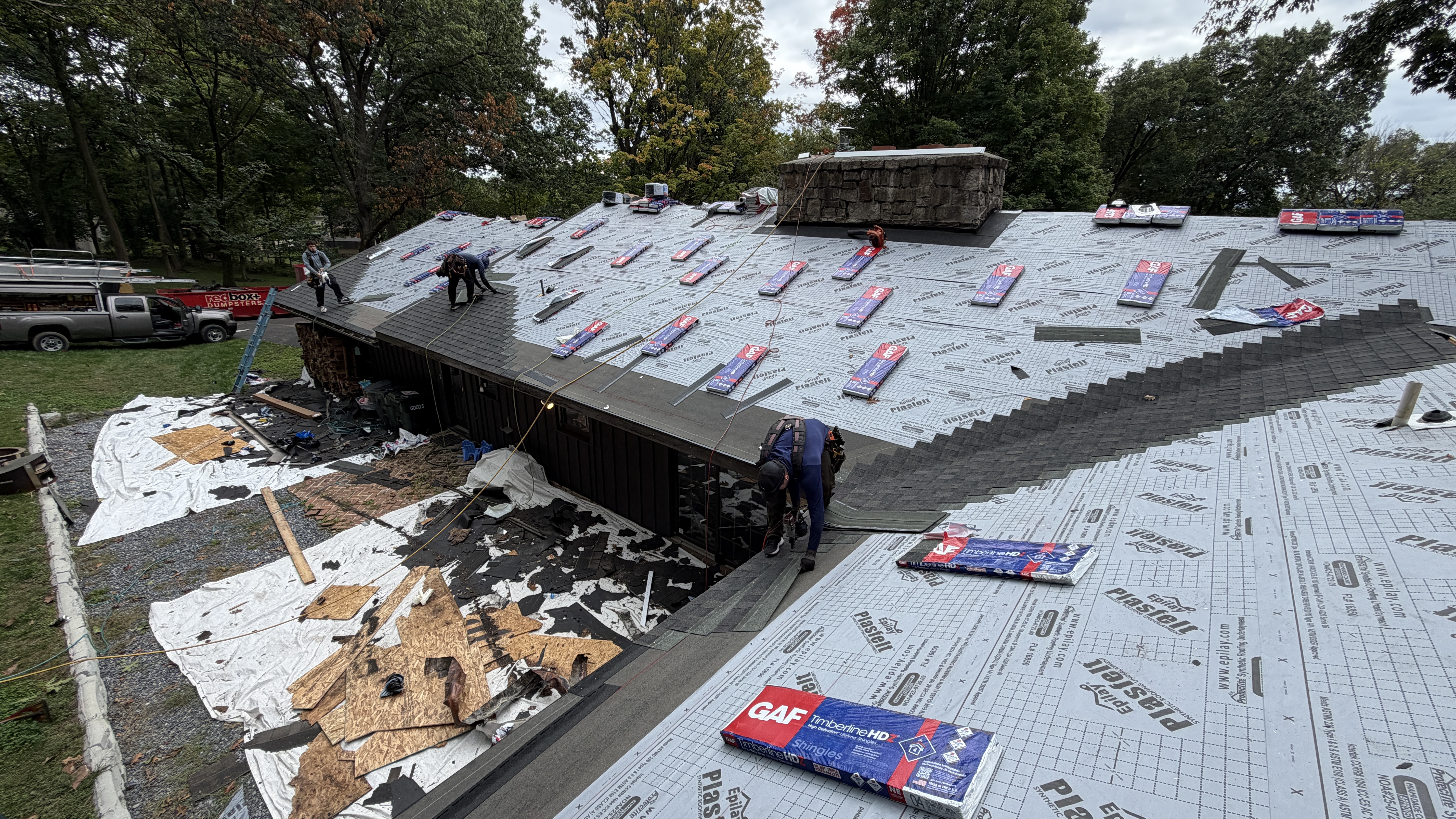 Detail view of Gutter Guard RX and black gutter system