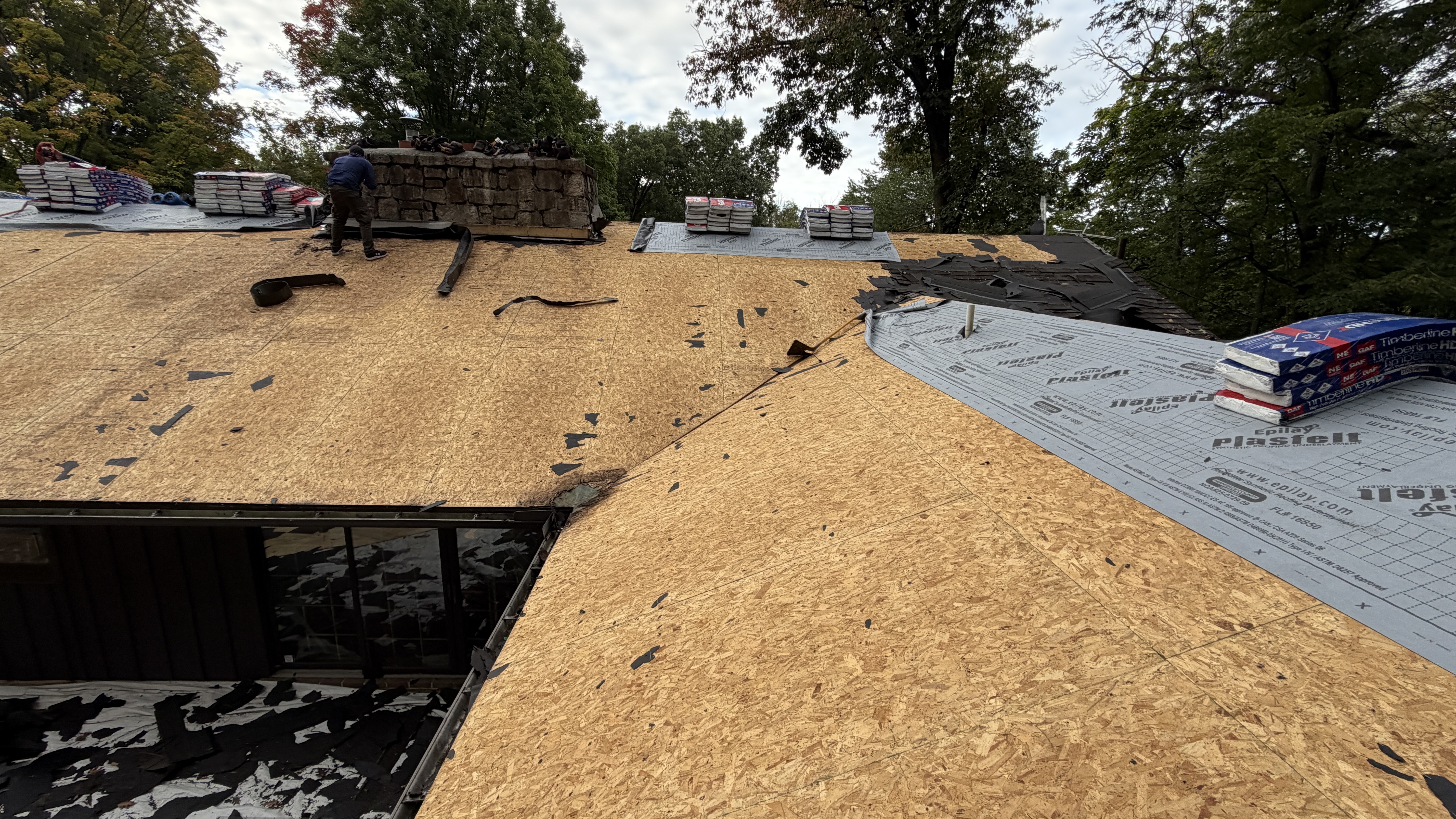 GAF Midnight Mesa roof replacement with black gutters in Lancaster, PA
