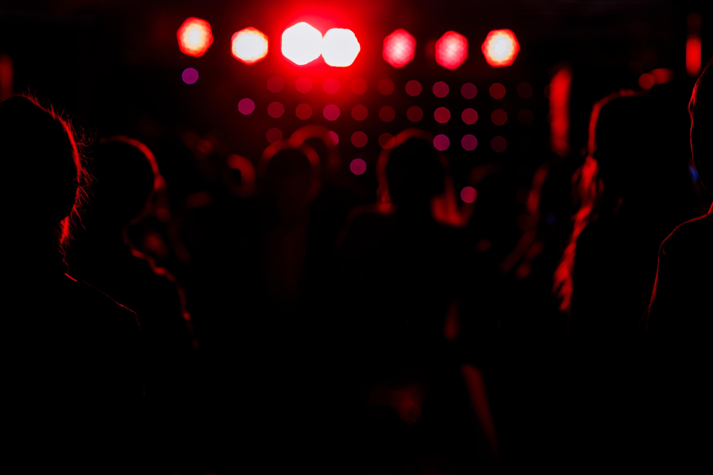 silhouettes-dancing-at-night-club-concert-2026-01-05-06-33-12-utc.jpg