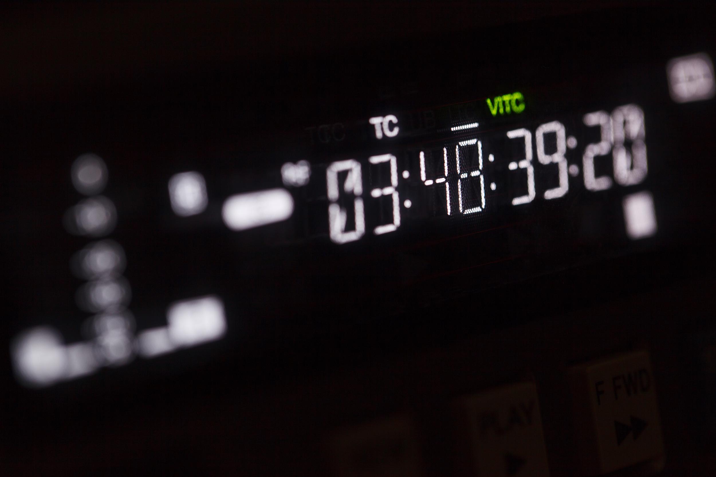 time-code-display-close-up-on-a-monitor-2026-01-05-05-00-20-utc.jpg