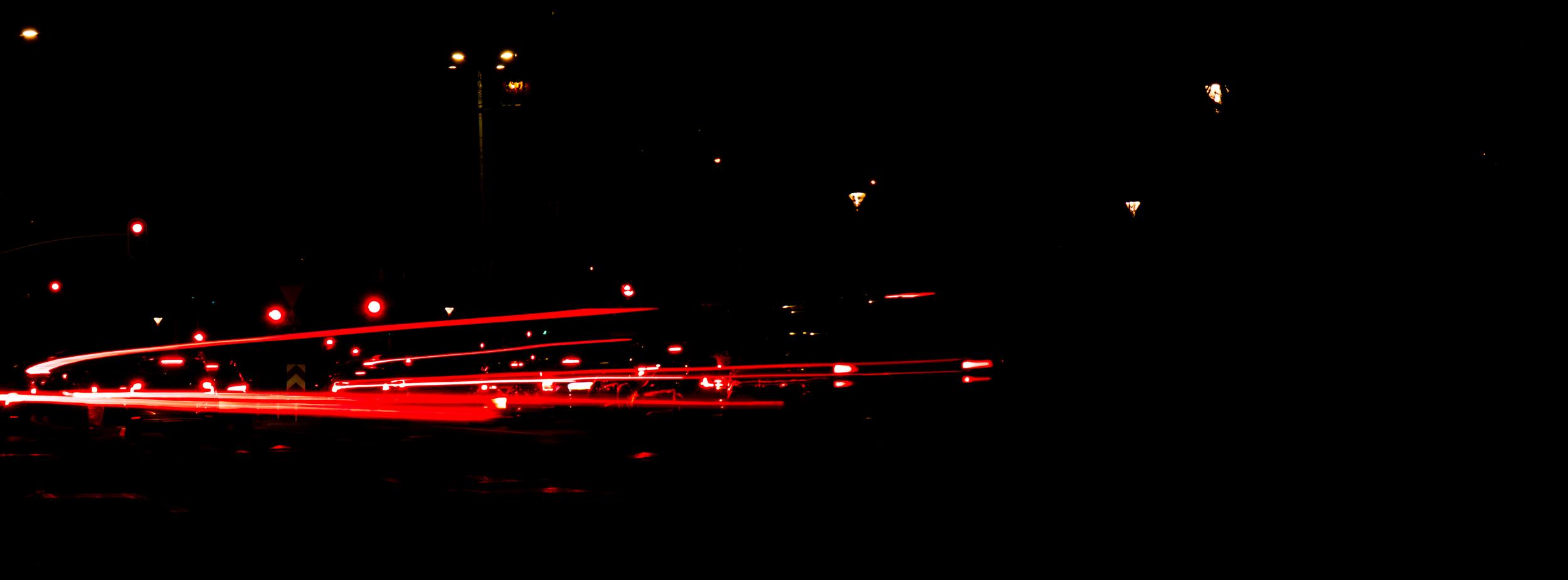 lights-of-cars-at-night-street-line-lights-night-2026-01-09-00-22-10-utc.jpg