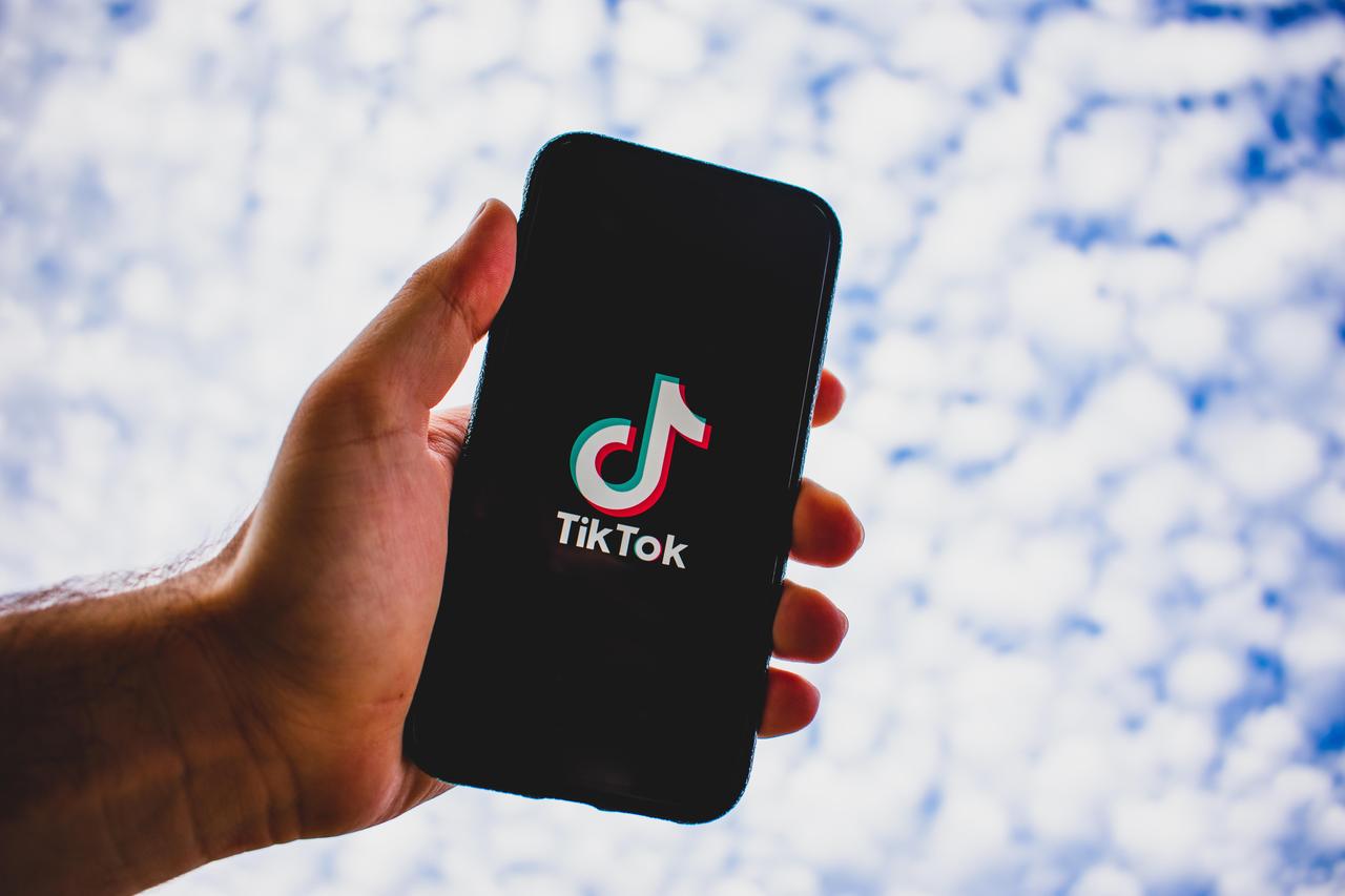 tiktok-5323005.jpg