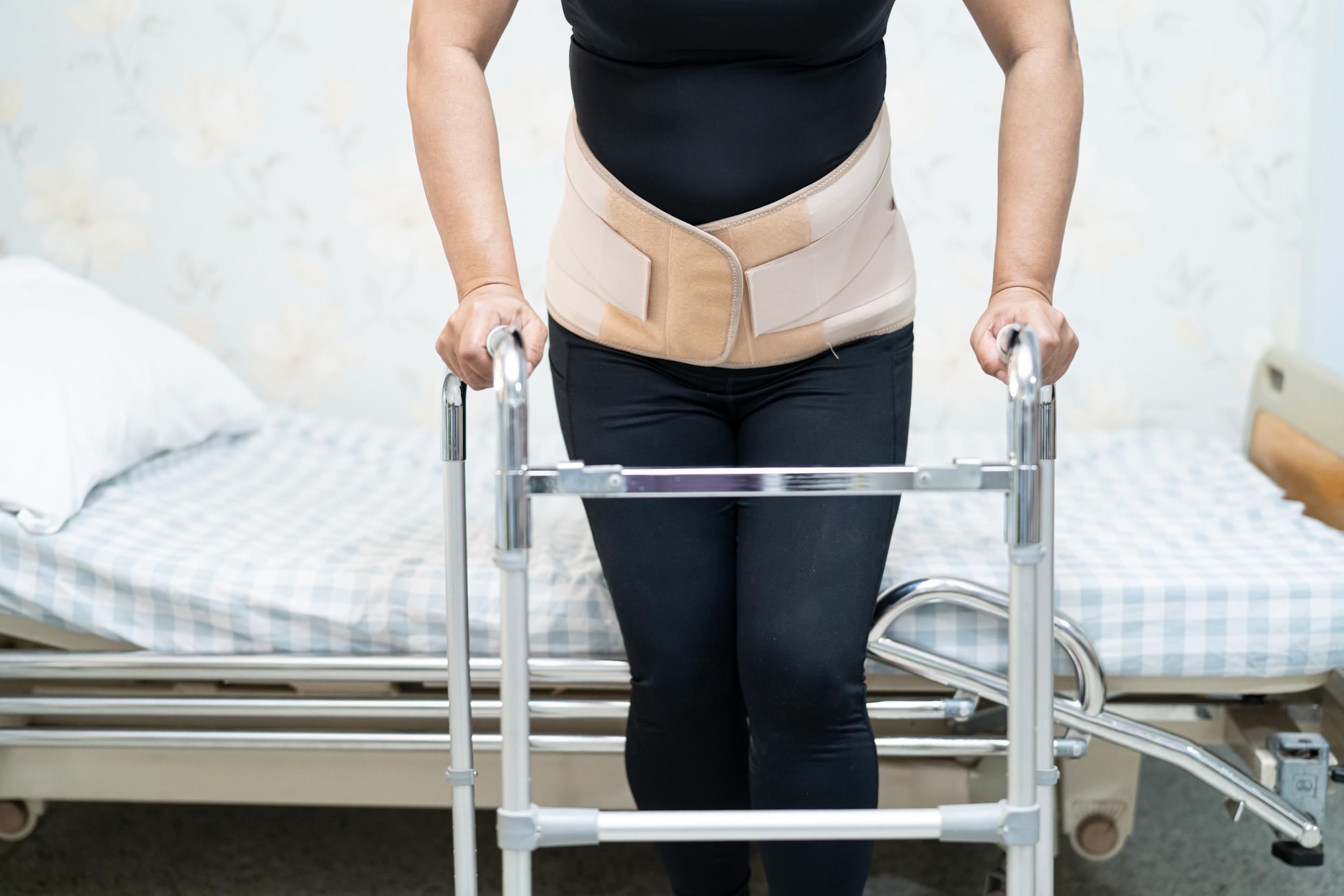 adult-using-walker-in-hospital-room-2026-01-08-22-40-15-utc.jpg
