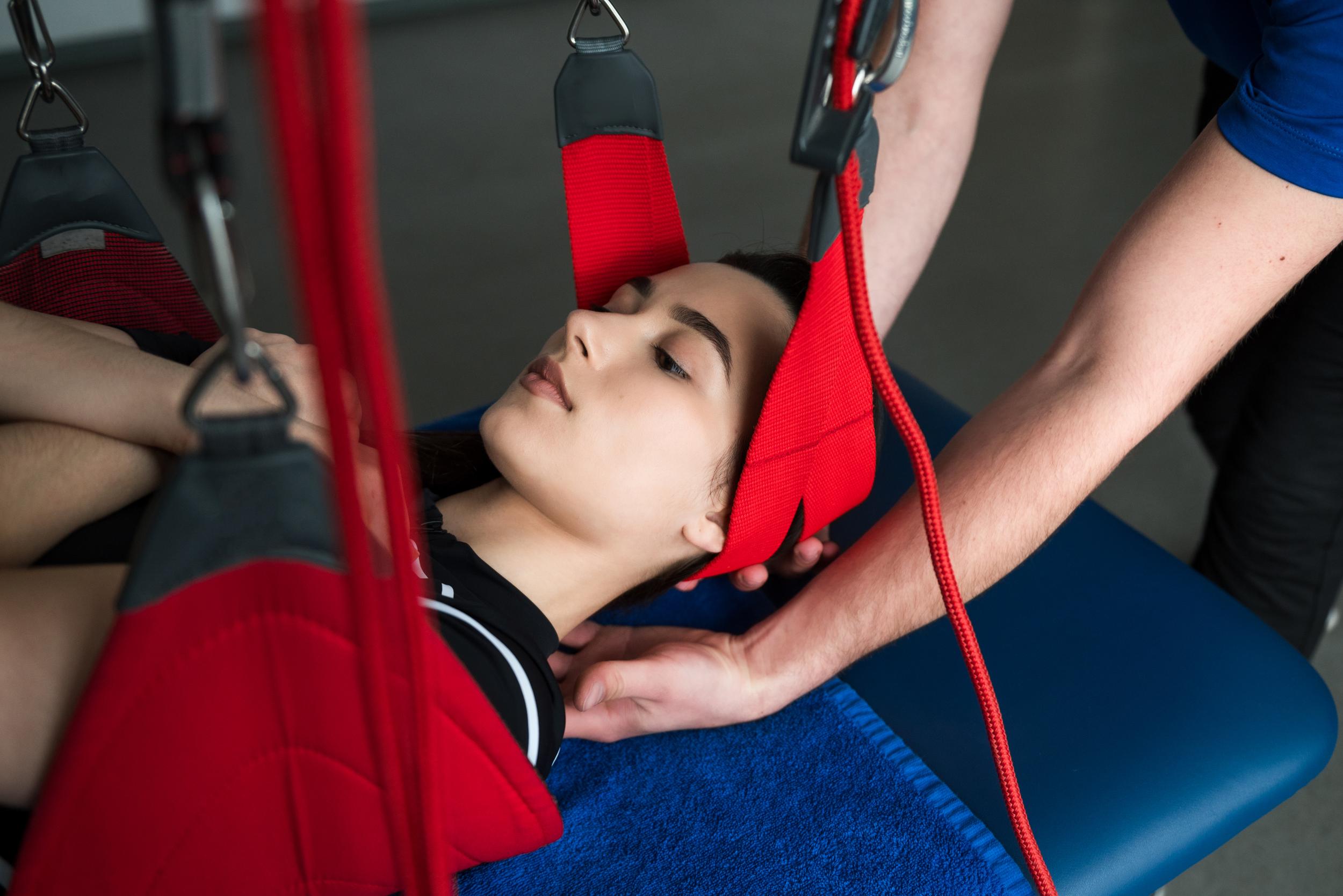 woman-receiving-cervical-traction-treatment-at-cli-2026-04-04-23-53-53-utc.jpg