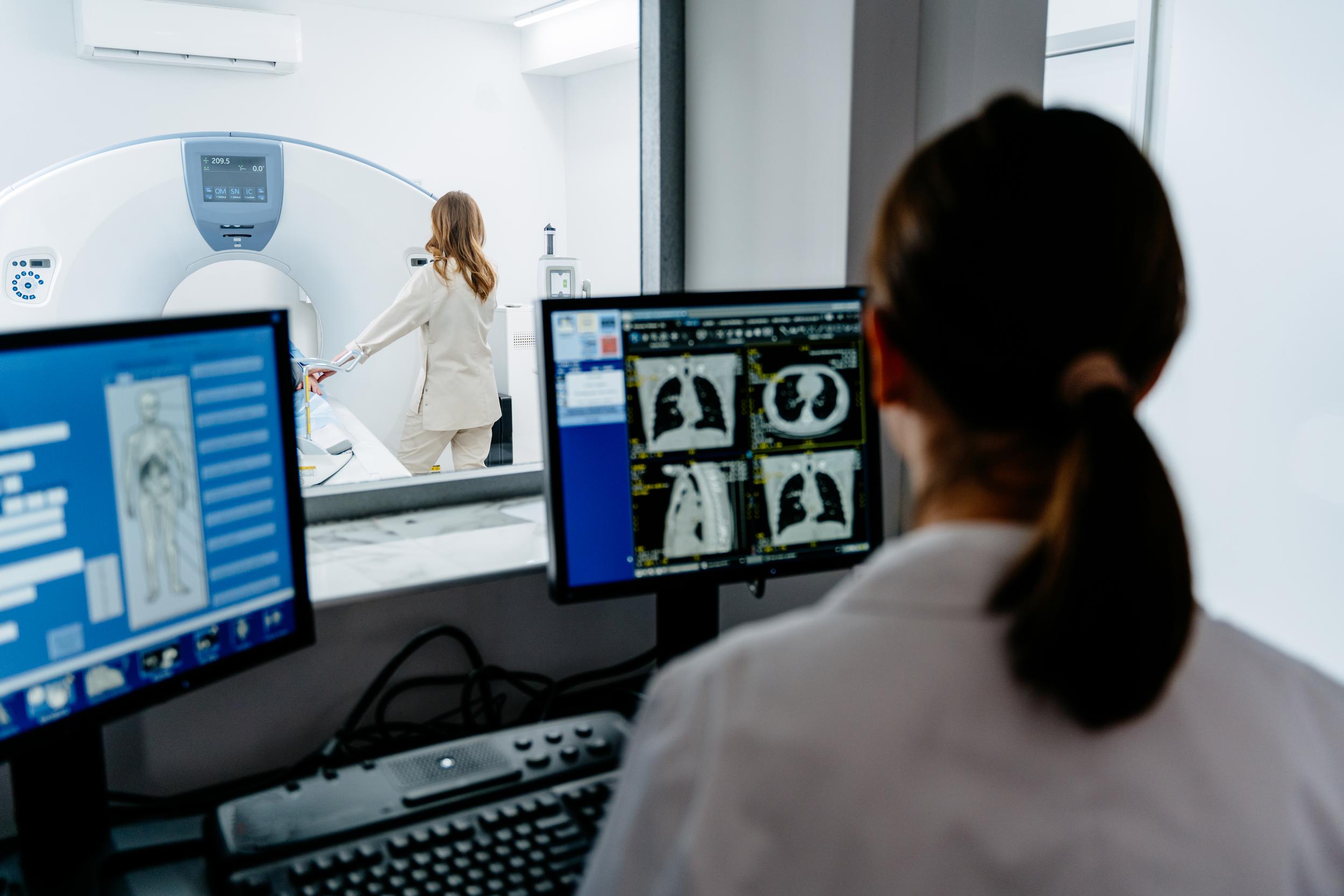 patient-undergoing-ct-scan-in-hospital-room-2026-03-16-04-27-12-utc.jpg