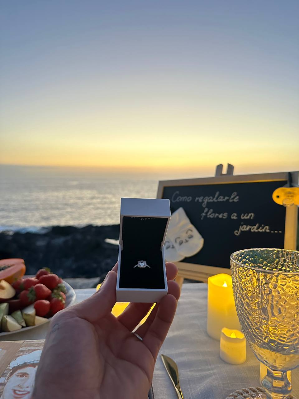 Romantic moment at picnic