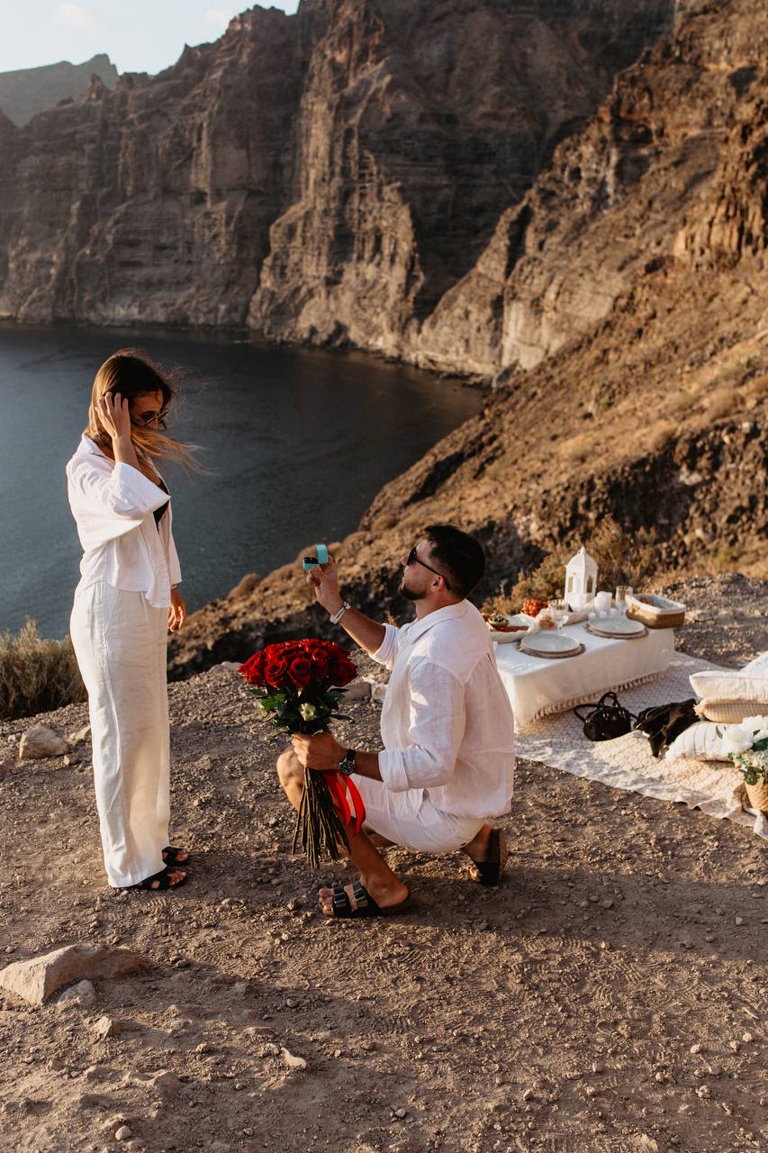 Luxury picnic with custom decor at sunset