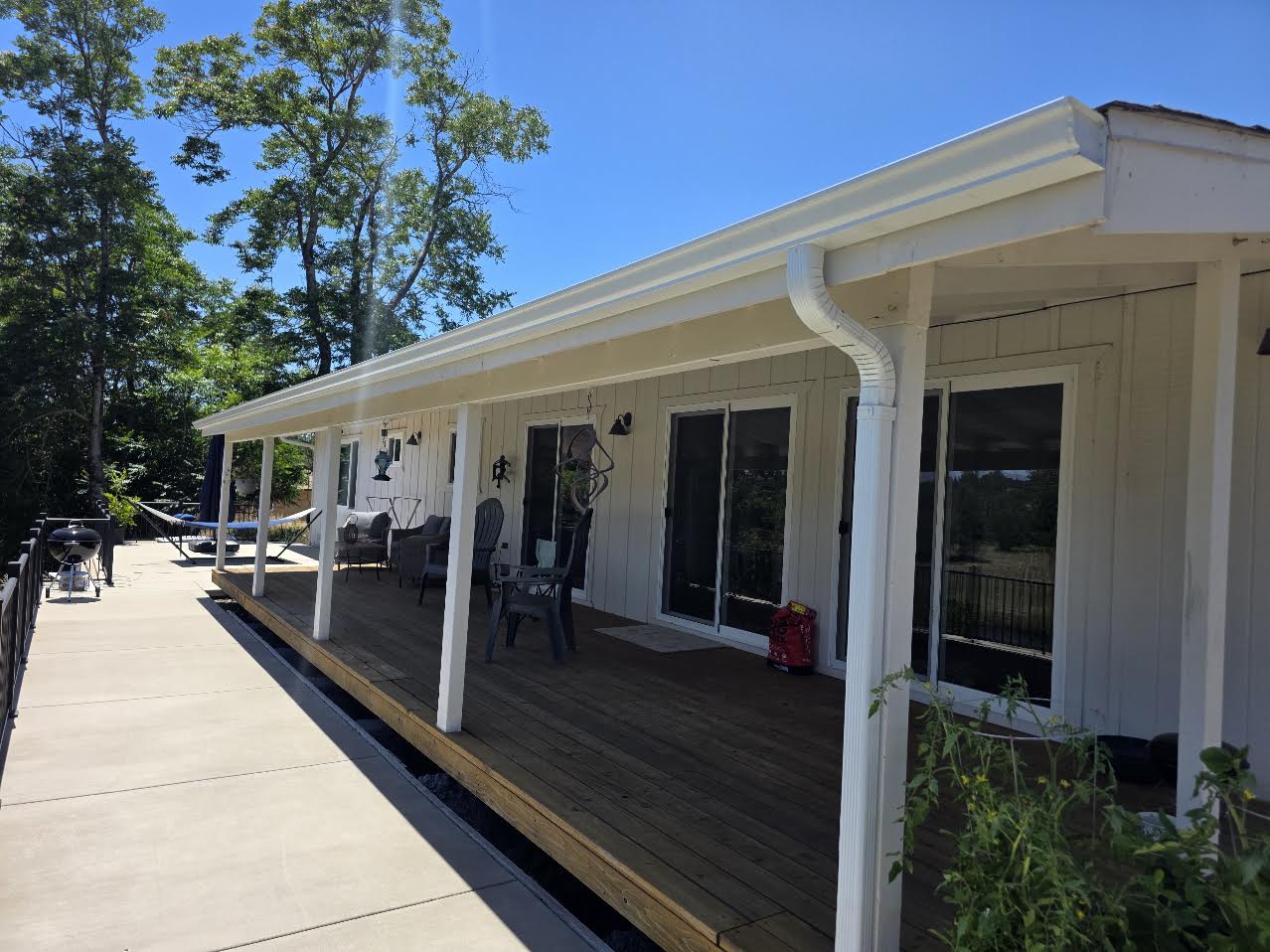 Seamless Gutter Installation & Replacement
