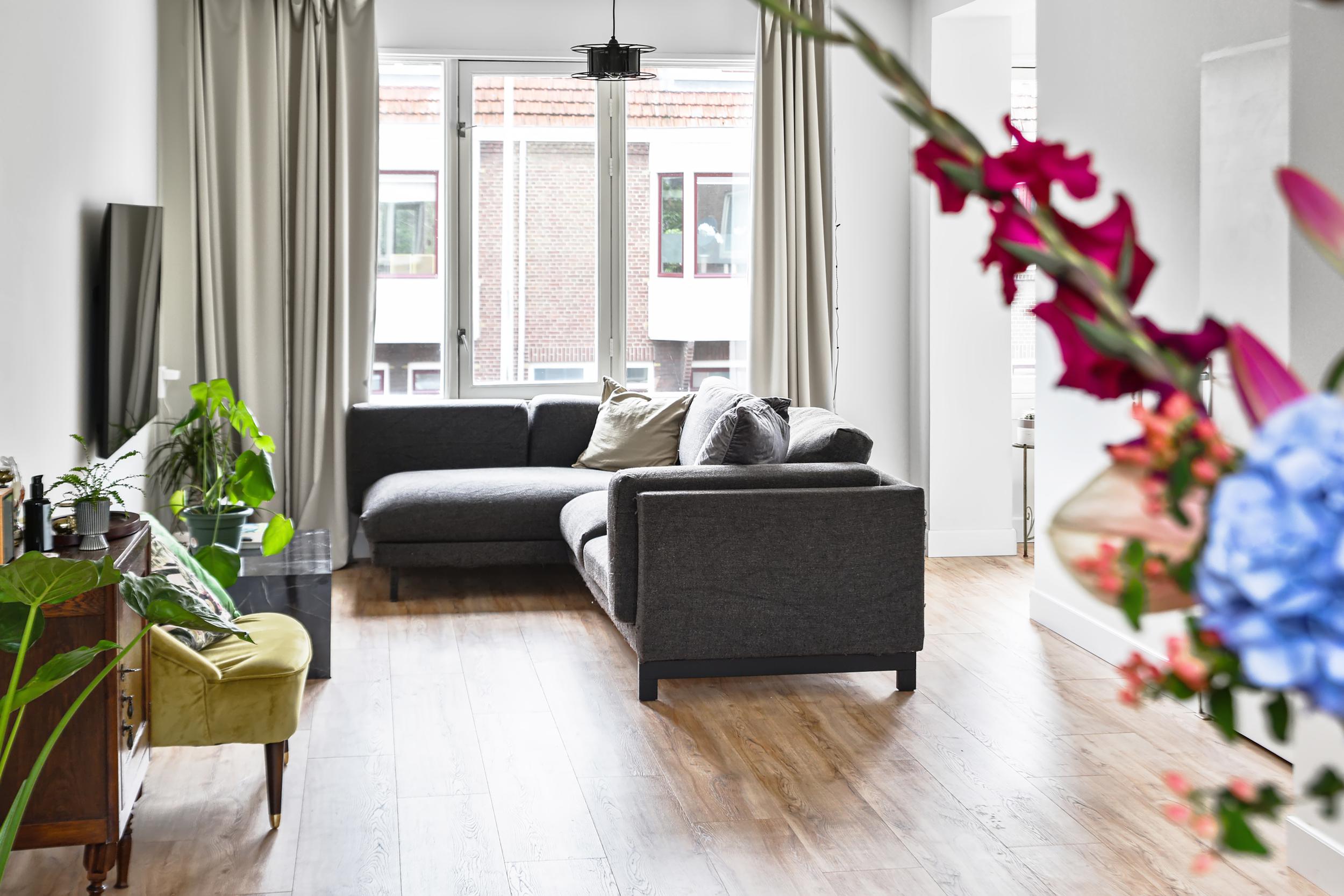 luxury-living-room-2021-10-21-02-42-27-utc.jpg