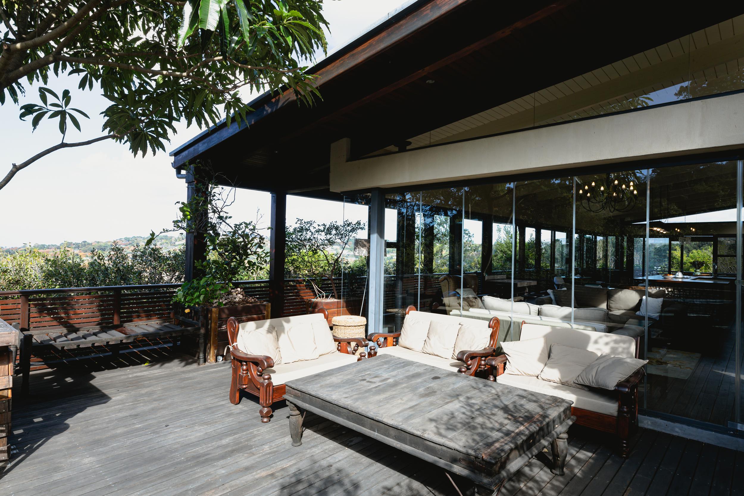 view-of-nice-luxury-terrace-and-garden-of-comforta-2021-09-04-11-47-35-utc.jpg