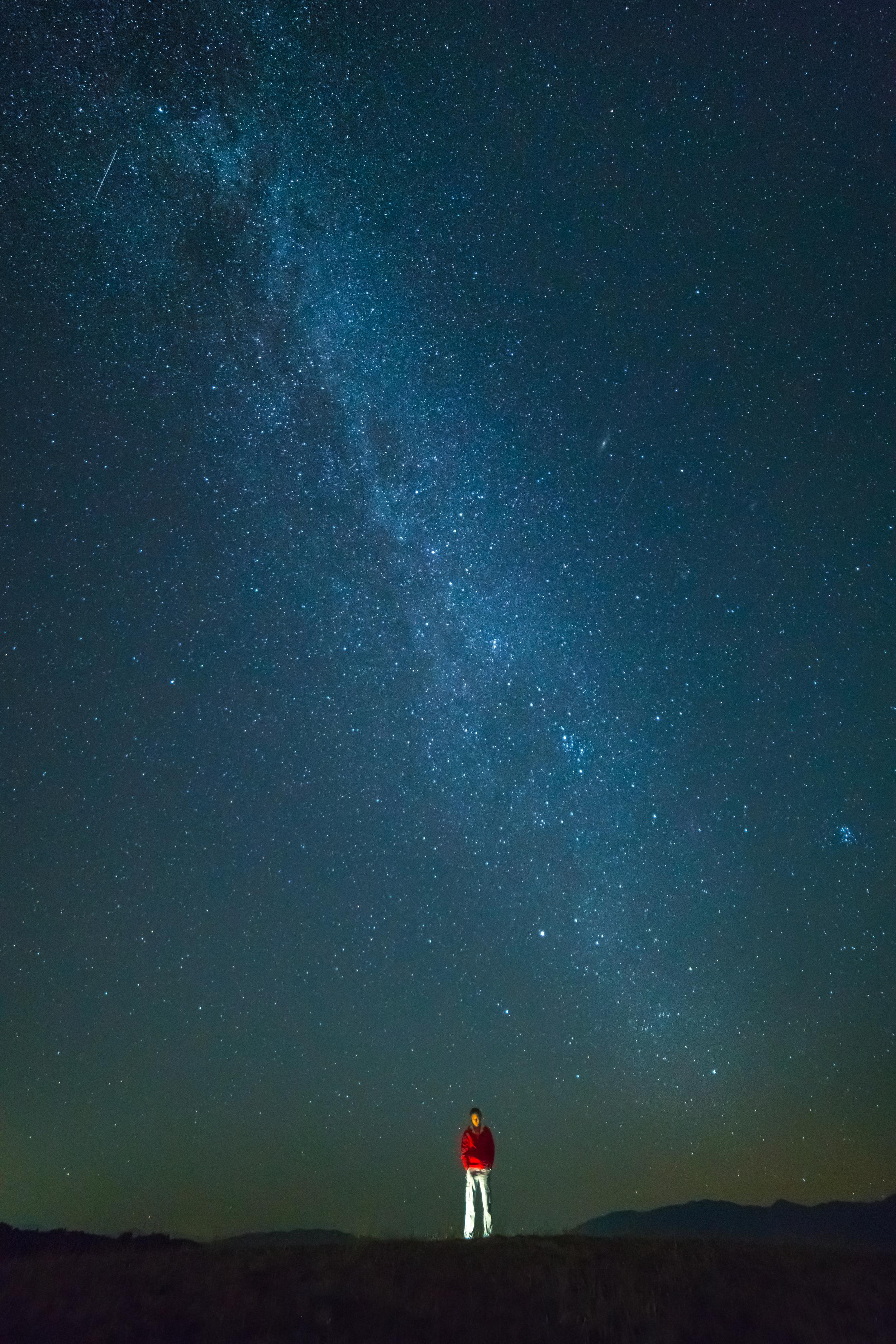 the-man-stand-on-the-background-of-the-stars-nigh-2024-12-01-23-08-41-utc.jpg