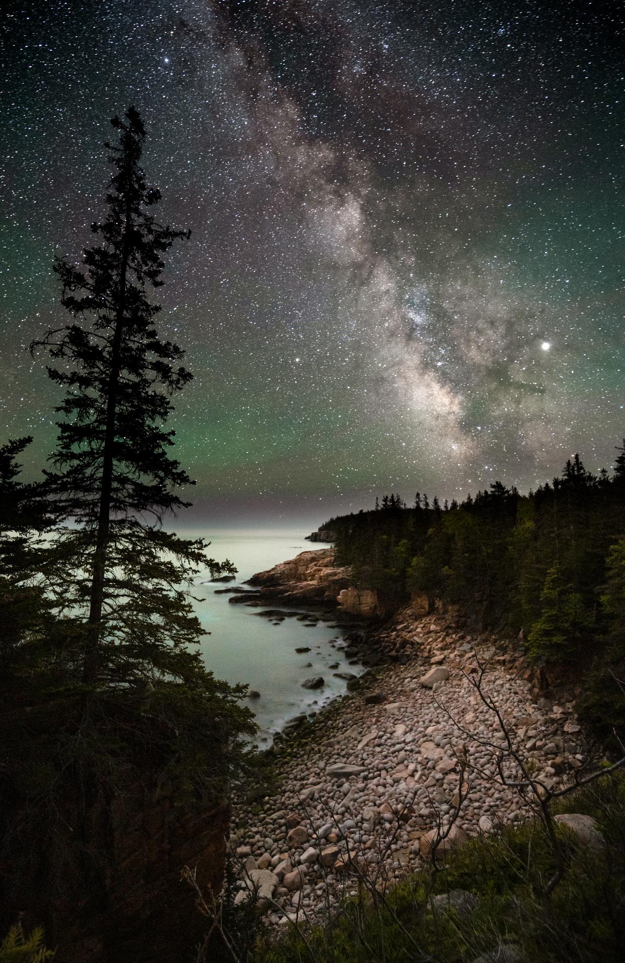the-milky-way-over-acadia-national-park-maine-2025-03-07-09-10-07-utc.jpg