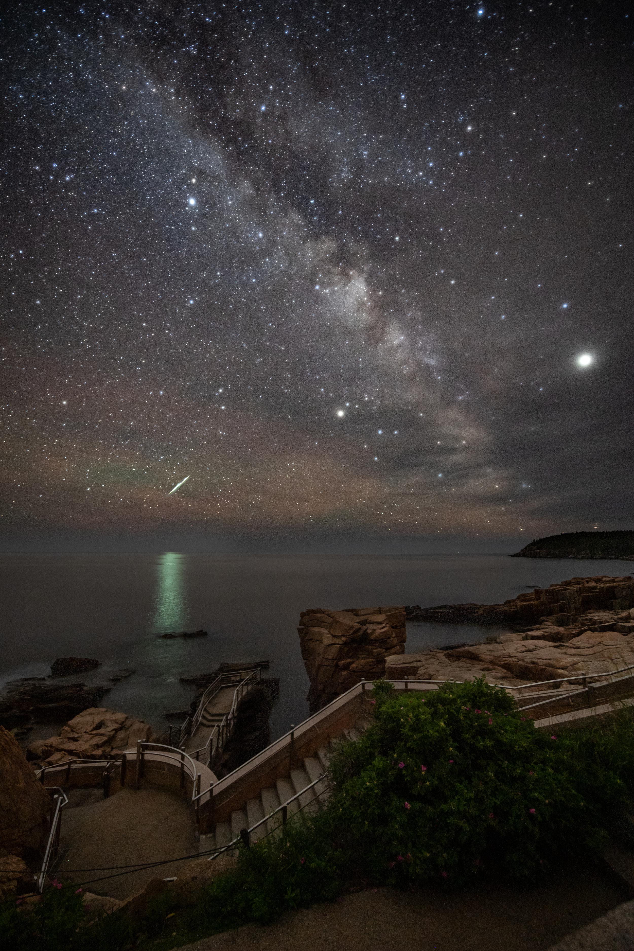 meteor-and-milky-way-over-thunder-hole-2025-03-09-20-38-32-utc.jpg
