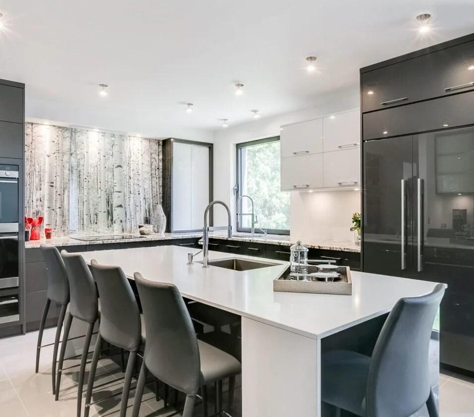 luxor-black-white-kitchen.jpg