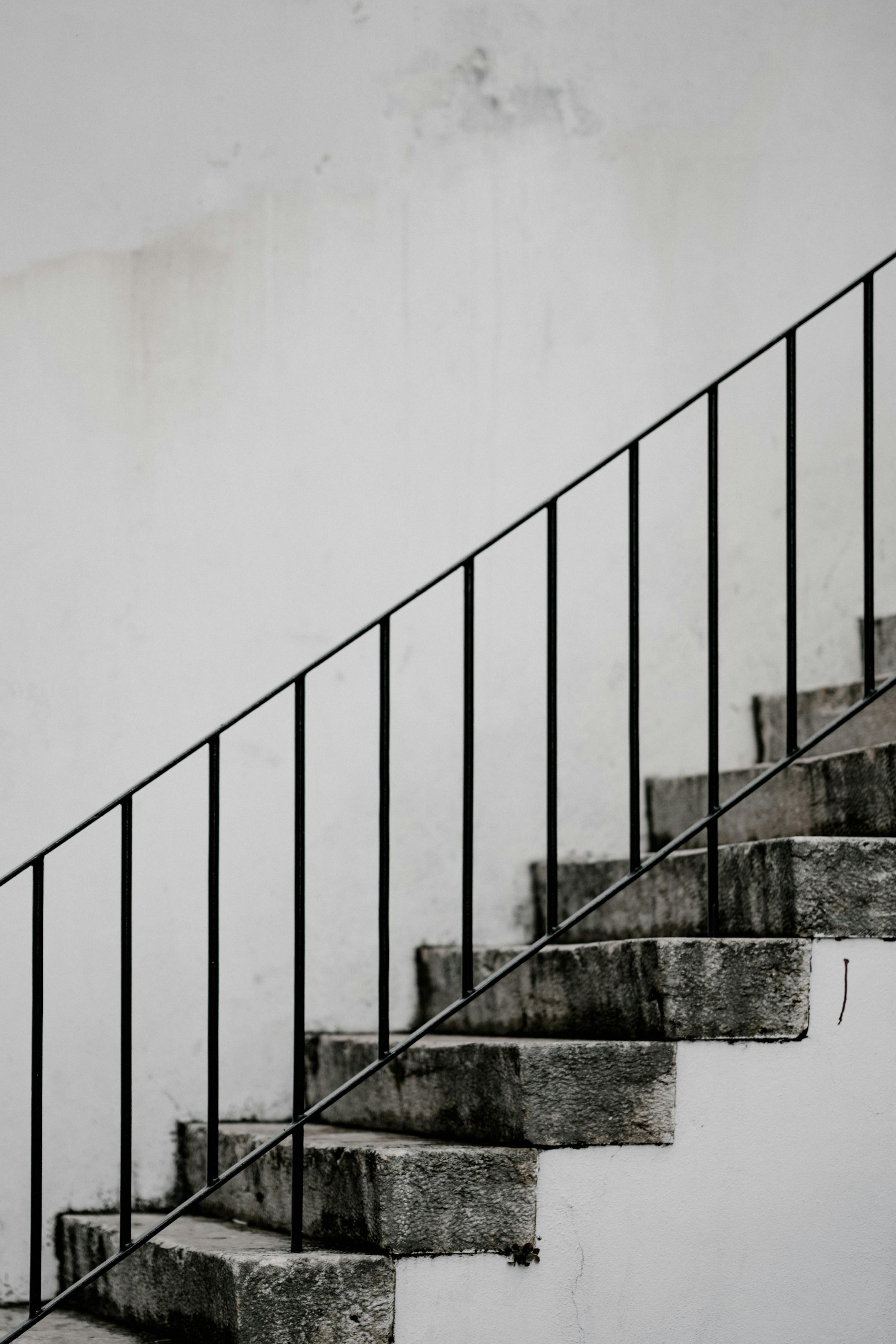 Minimal steps with handrail