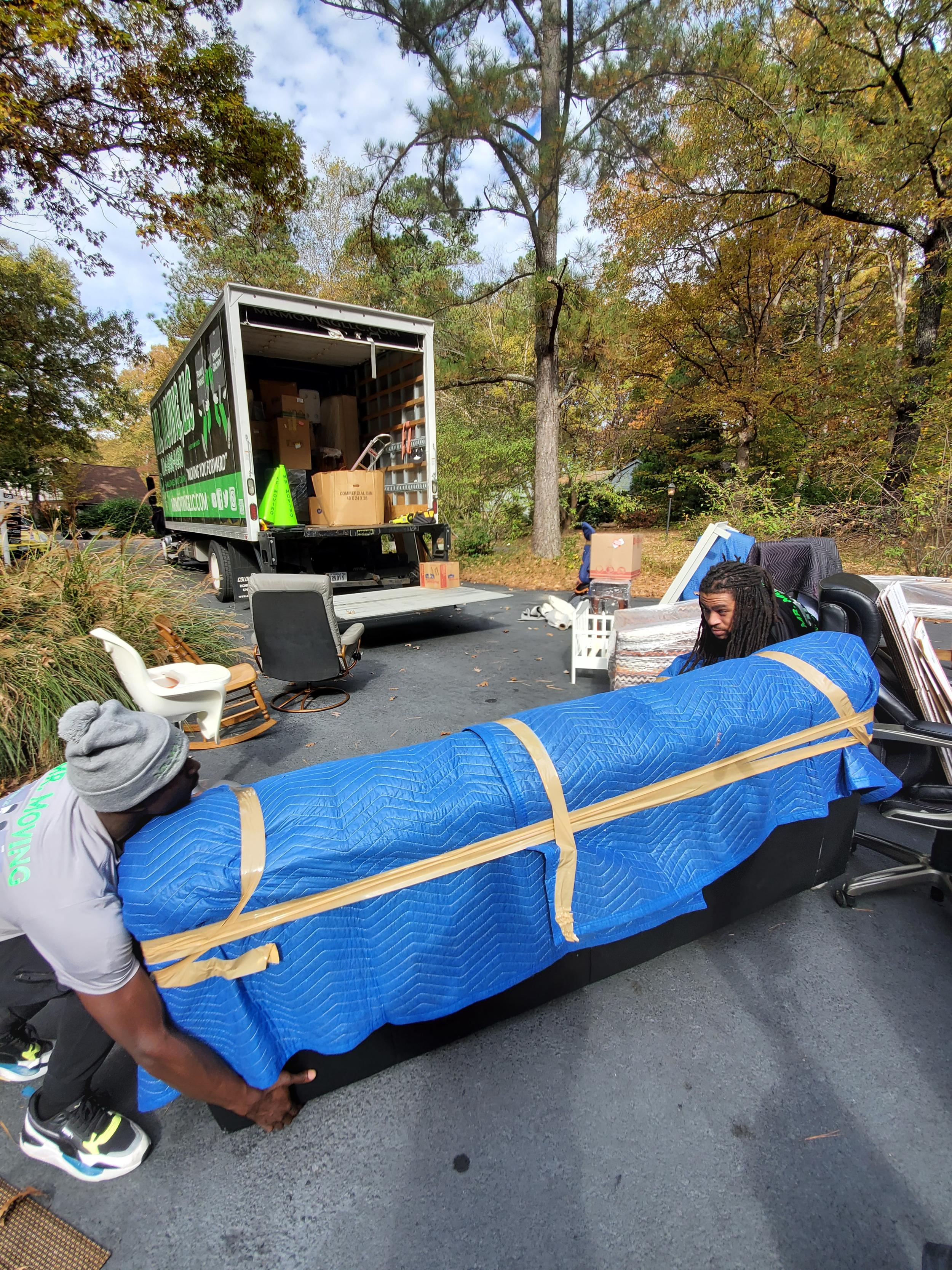 12 14 21 loading unlaod .jpg