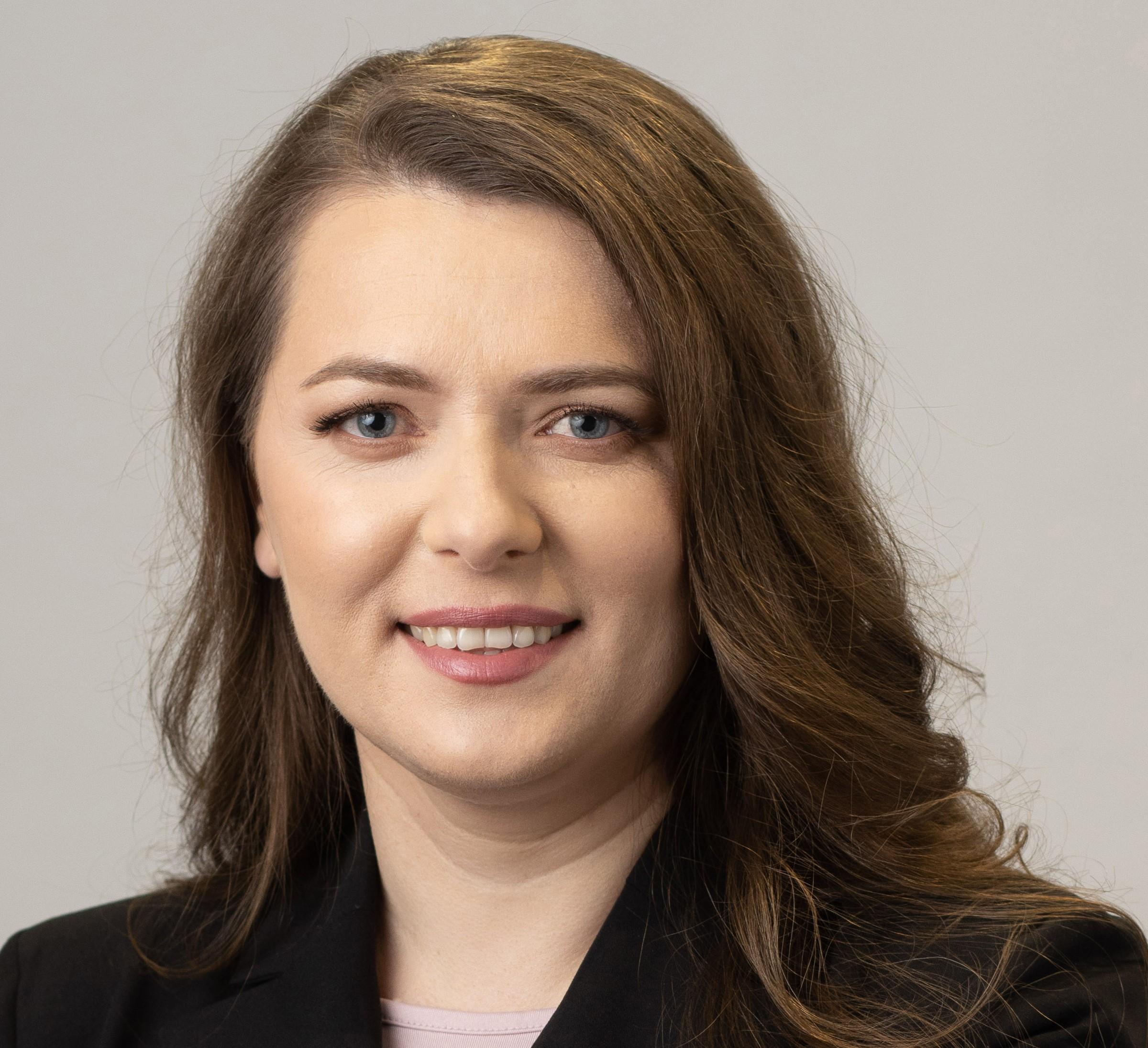 claudia oprescu c.jpg