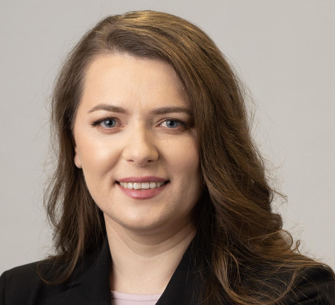 claudia oprescu c.jpg