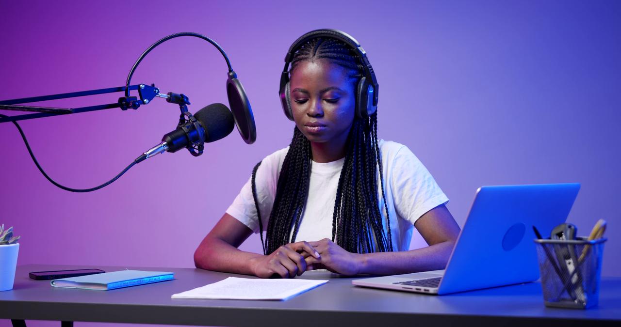 8552830-uhd_4096_2160_30fps.mp4