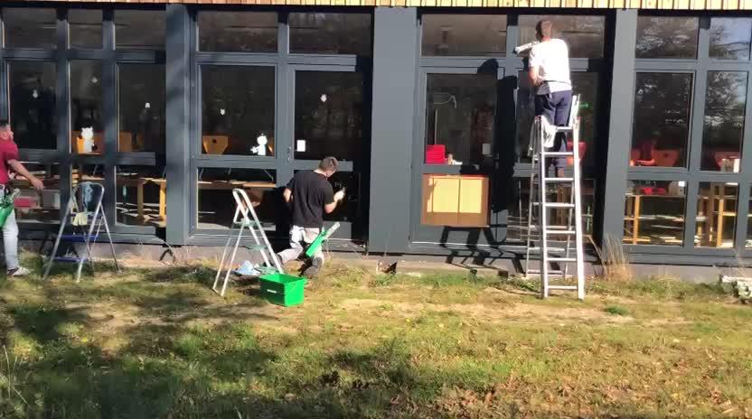 whatsapp video 2025-10-03 at 21.15.35_27ff0ed0.mp4