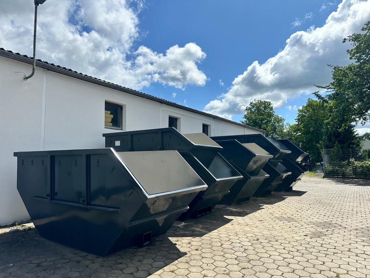 whatsapp image 2025-10-05 at 01.39.24_152d0cab.jpg