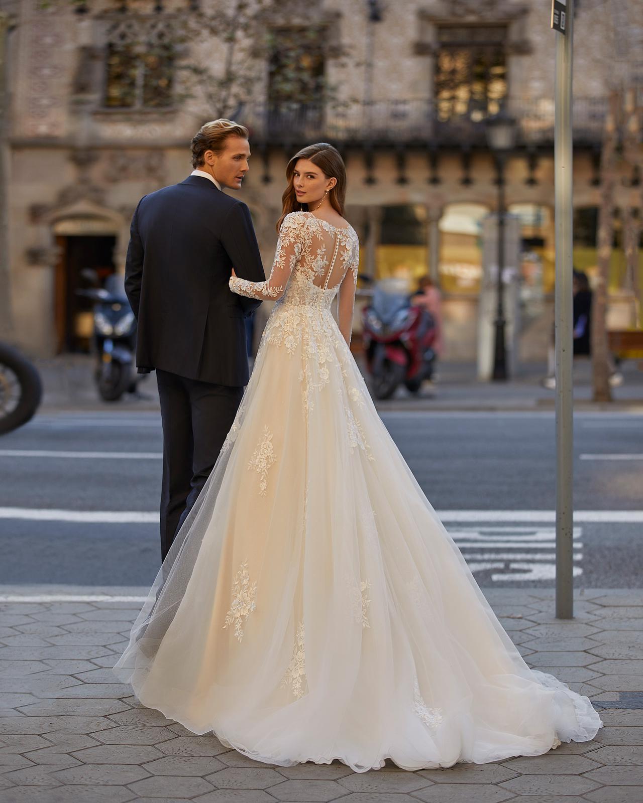 7s26-tevan-luna-novias-3.jpg