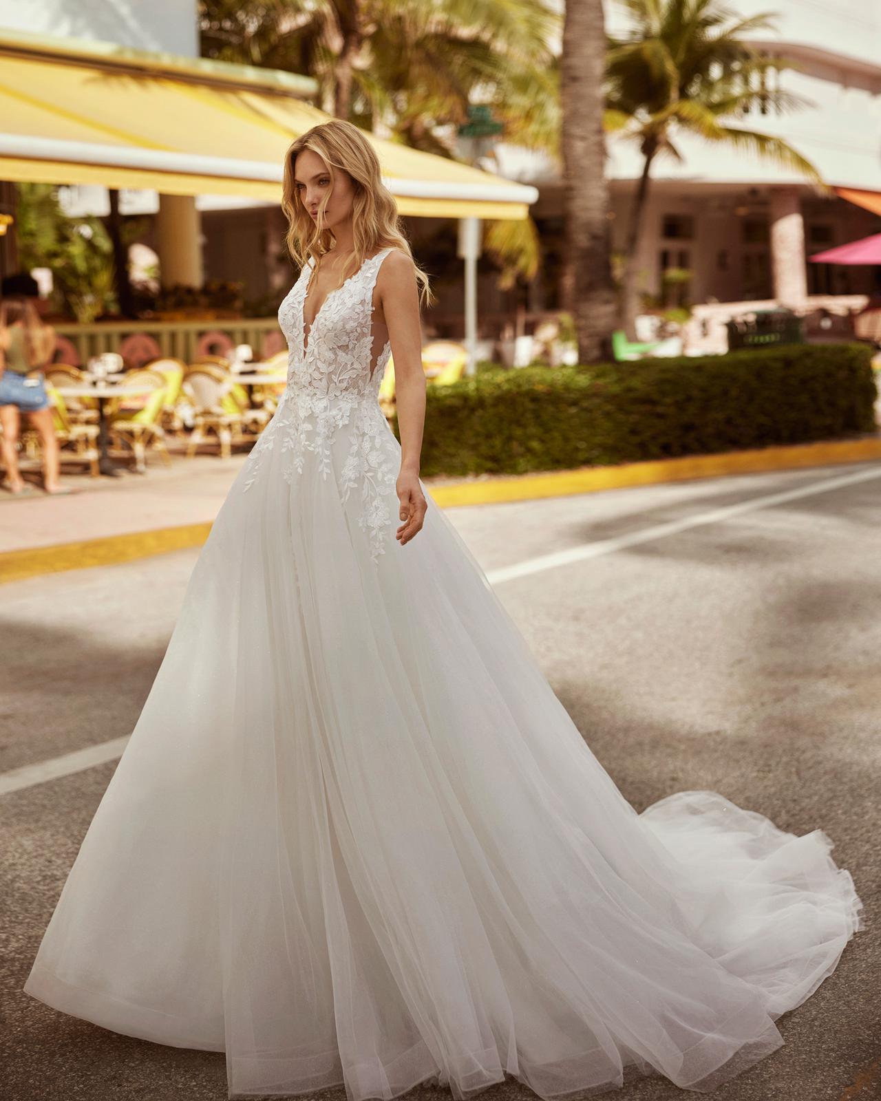 8s34-charol-luna-novias-3.jpg
